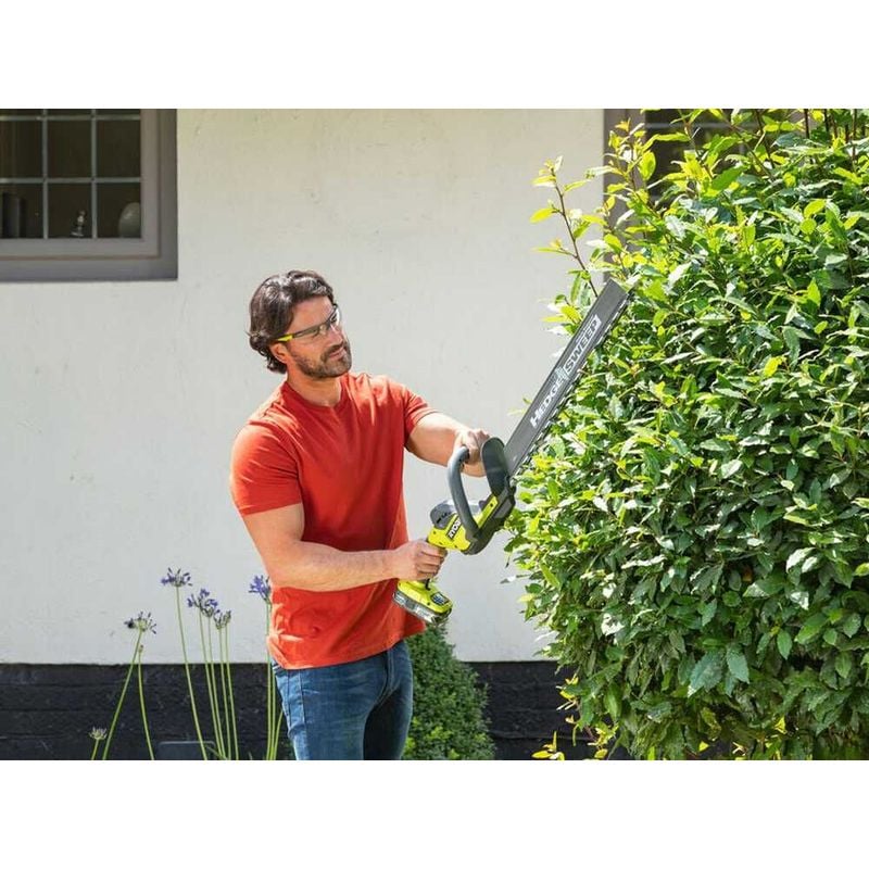 Taille-haies LINEA RYOBI RY18HT50A-120 18V 50cm avec 1x2Ah et chargeur 1,5A