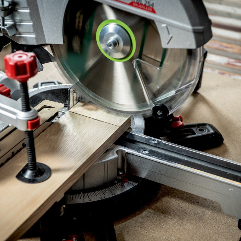 Scie à onglet radiale ∅254mm 18V - METABO 614254850 - KGS 18 LTX BL 254 (sans batterie)