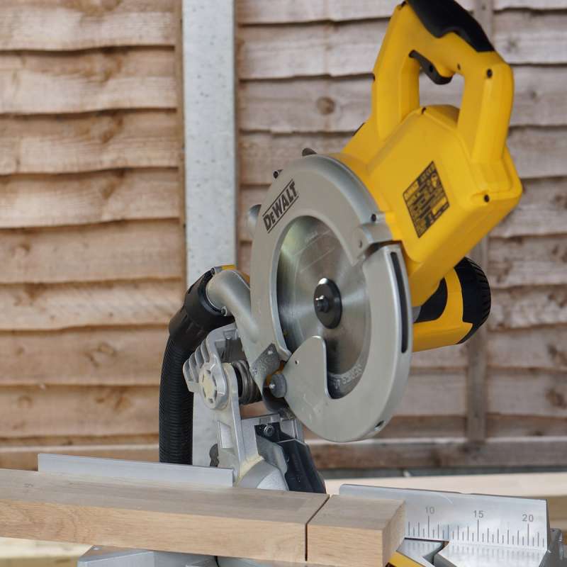Scie à onglets radiale Ø250mm 1850W DEWALT DWS778-QS