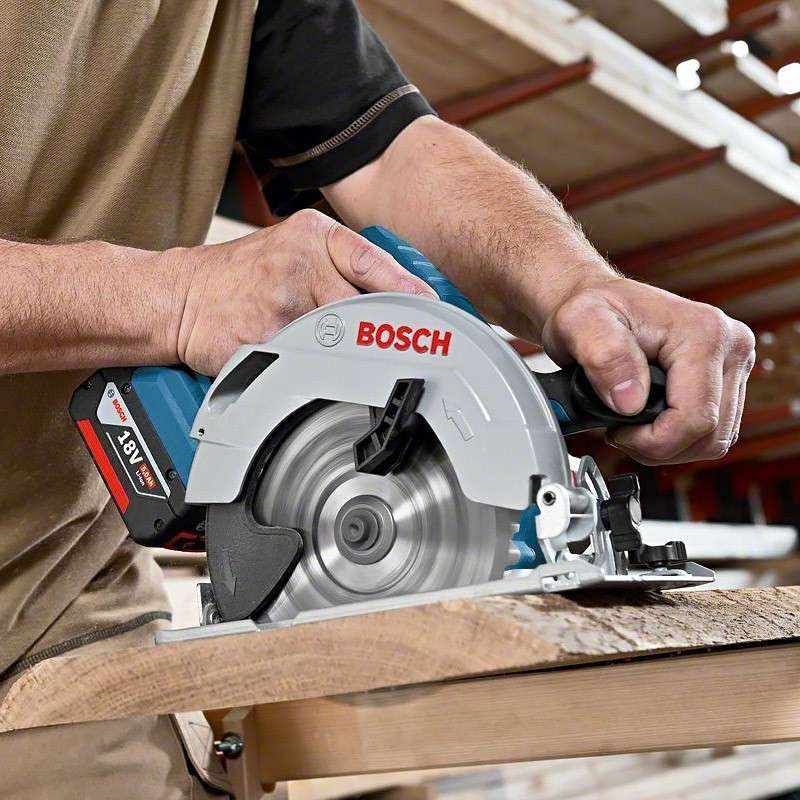 Scie circulaire sans fil Ø 165 BOSCH 06016A2200 - GKS 18V-57 Professional 18V (vendu sans batterie)