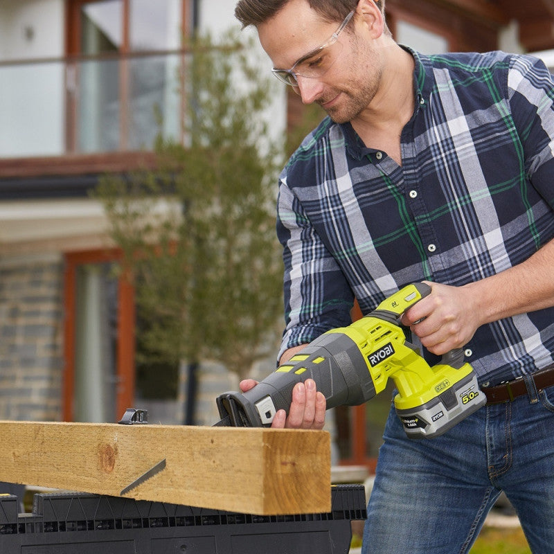 Scie sabre RYOBI R18RS-0 18V One+ - lame Ø28 mm - système anti-vibration (vendu sans batterie)
