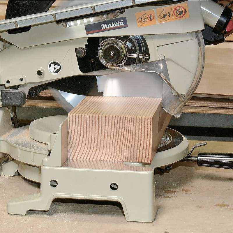Pack scie à onglet et délignage LH1040 MAKITA + lame bois carbure B-32801