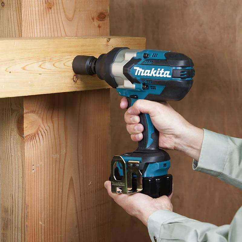 Boulonneuse à Chocs MAKITA DTW1002RTJ 18 V Li-ion (2 x 5 Ah) 1000 Nm