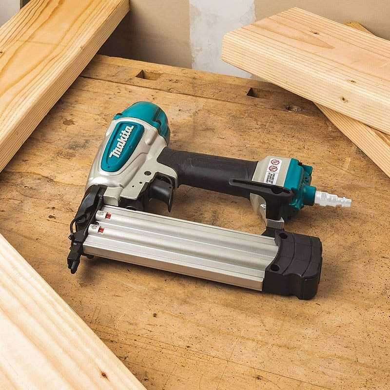 Cloueur pneumatique MAKITA AF506 8 bar 50mm