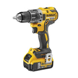 Pack 3 outils 18V DEWALT DCK384P2T-QW : perceuse-visseuse à percussion DCD796, meuleuse Ø125mm DCG405 et visseuse à choc DCF887 avec 2 coffrets et 2 batteries