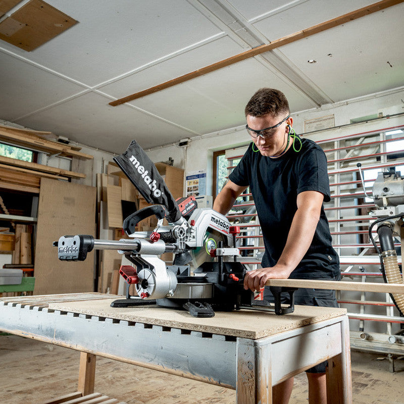 Scie à onglet radiale ∅254mm 18V - METABO 614254850 - KGS 18 LTX BL 254 (sans batterie)