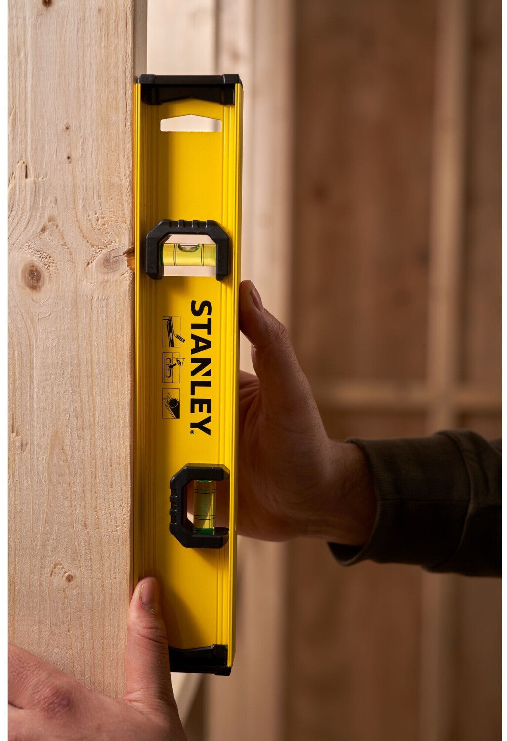 Niveau profilé foamcast STANLEY 0-42-072 - 30 cm